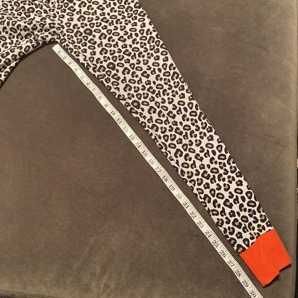 Buc-ee’s Women’s Drawstring Leopard Sleep Pants Elasticized Waist Size S NWT - Picture 6 of 8